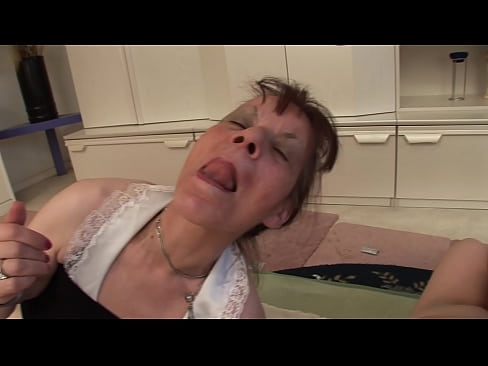 ❤️ Dvi močiutės ir vienas senelis mylisi trise ❤ Dulkinimo video prie lt.verhentai.ru ❌❤